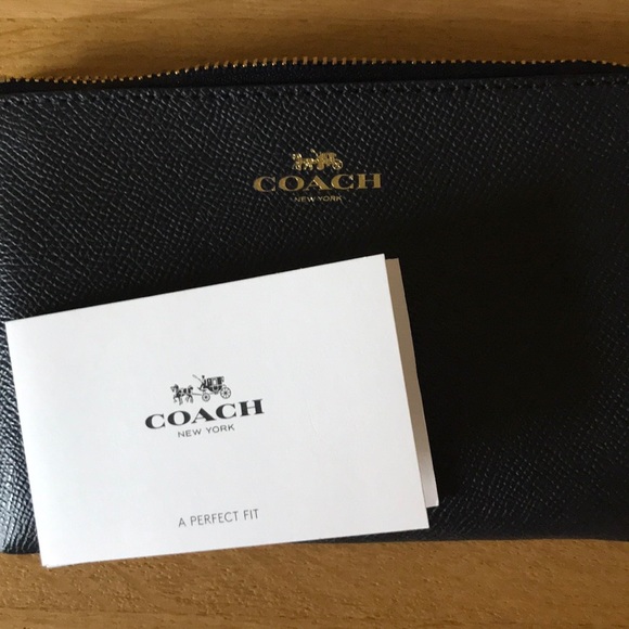 Coach Navy Blue Wristlet - Picture 2 of 3